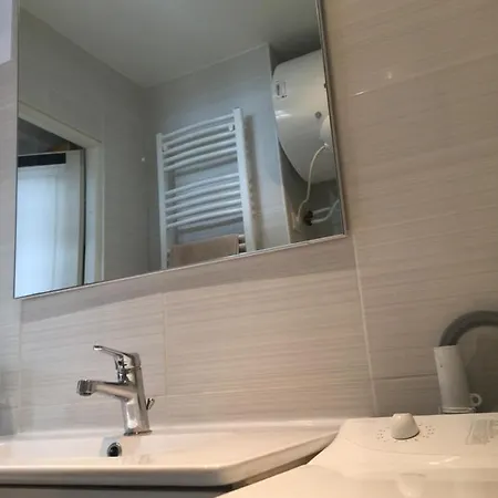 Apartment Studio With View On The Lake - Aix-Les-Bains *
